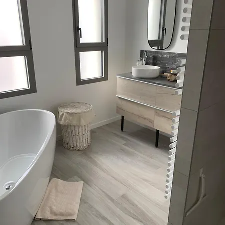 La Rochelle-fetilly Pour Les Pros--femmes Du Festival De La Fiction Tv * La Rochelle